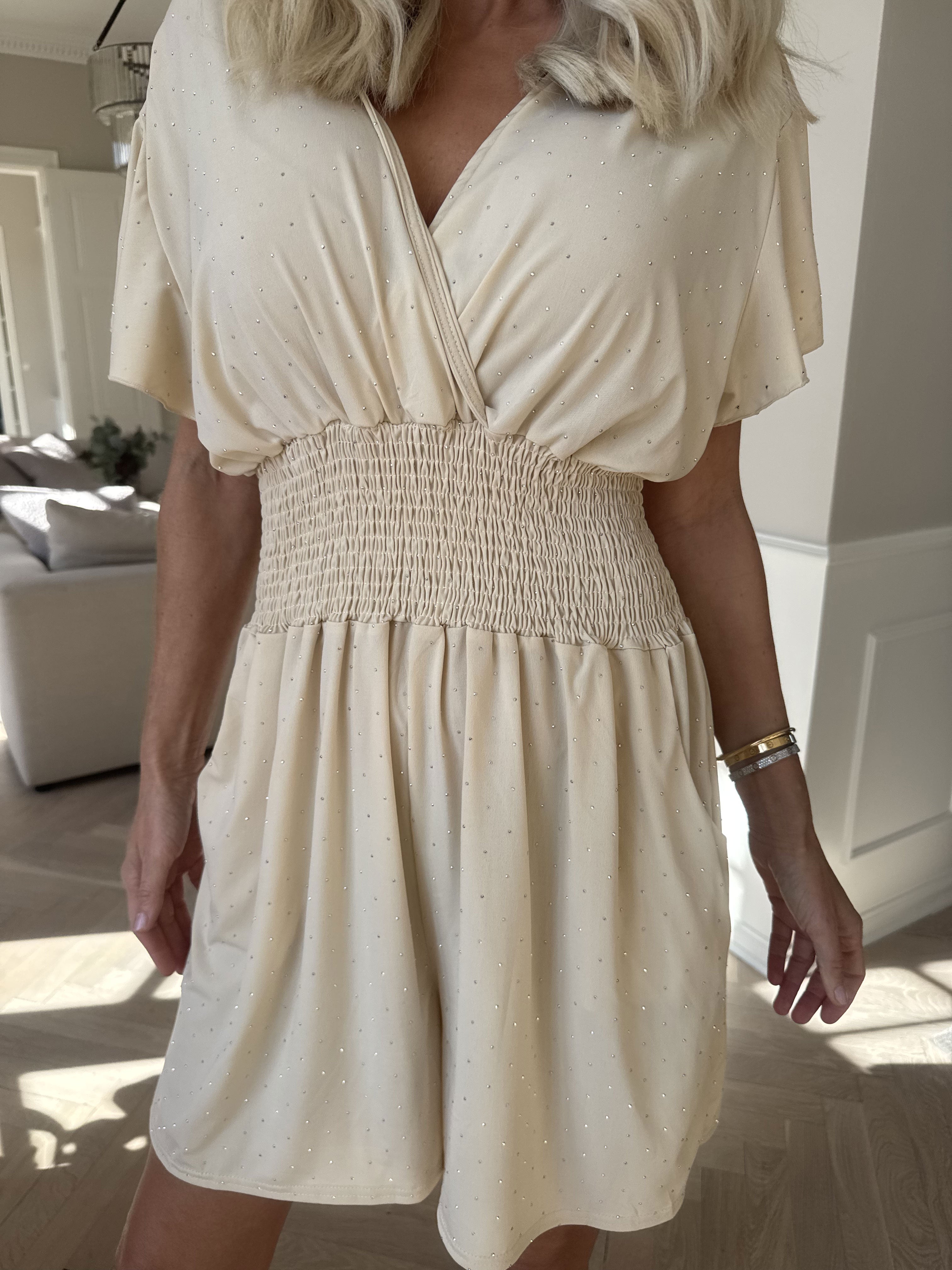 Pams Crystal Playsuit - Elastisk jumpsuit med gjutform
